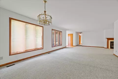 Living - 302 Dunkery Dr, Sycamore, IL 60178 photo 1 of 5