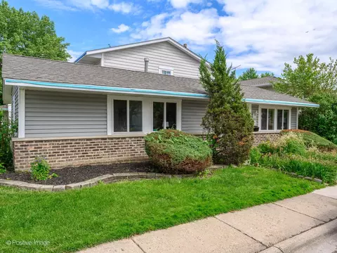 6125 Kit Carson Dr #38-1, Hanover Park, IL 60133