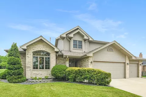 8742 Brookside Glen Dr, Tinley Park, IL 60487
