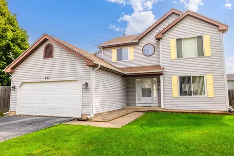 203 Pepperidge Cir, Streamwood, IL 60107