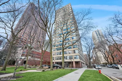 2970 N Lake Shore Dr #3EF, Chicago, IL 60657
