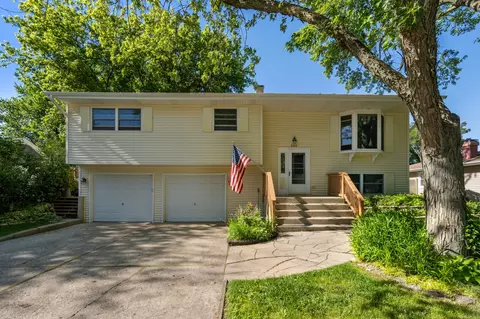 202 W Streamwood Blvd, Streamwood, IL 60107