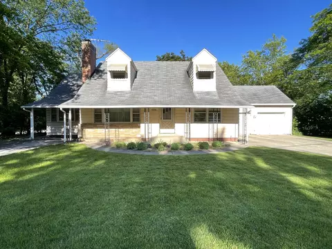 2391 Greenview Rd, Northbrook, IL 60062
