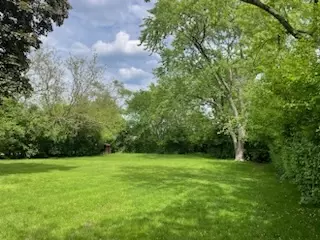 2391 Greenview Rd, Northbrook, IL 60062 photo 3