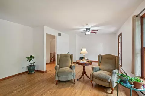 Living - 410 Williams Pl, Dundee, IL 60118 photo 1 of 1