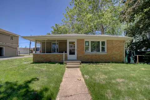 223 N 4th St, Watseka, IL 60970