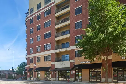 4953 Oakton St #404, Skokie, IL 60077
