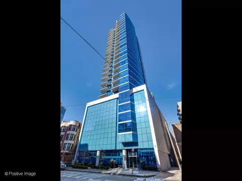 110 W Superior St #903, Chicago, IL 60654