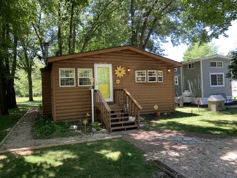 2660 Woodhaven, Sublette, IL 61367