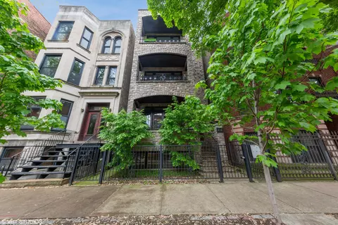 619 W Surf St #2, Chicago, IL 60657