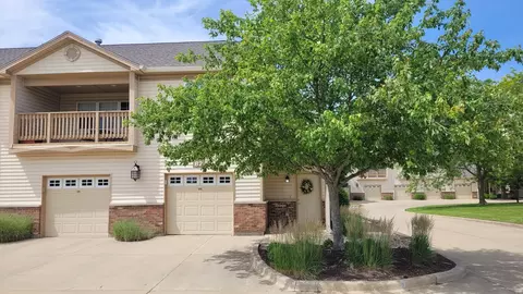 3702 Thornhill Dr #3702, Champaign, IL 61822