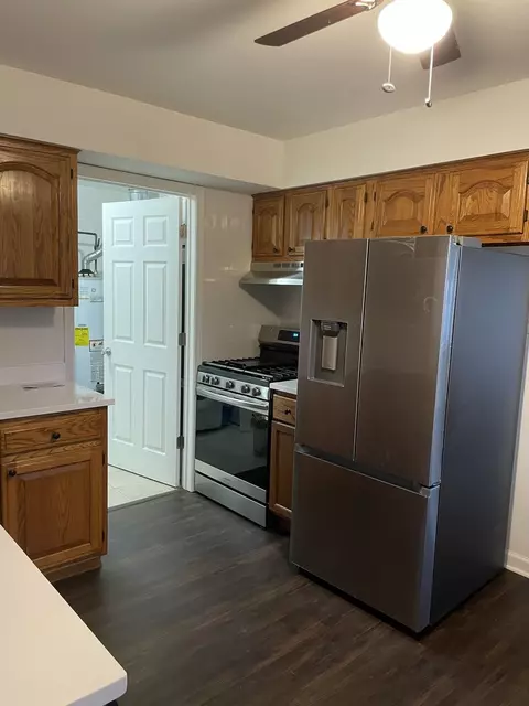 Kitchen - 7712 Lorel Ave, Burbank, IL 60459 photo 3 of 3