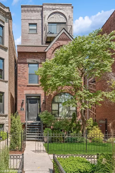 632 W Barry Ave #2S, Chicago, IL 60657