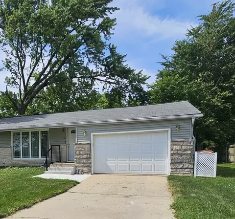310 W 5th St, Gridley, IL 61744 photo 2