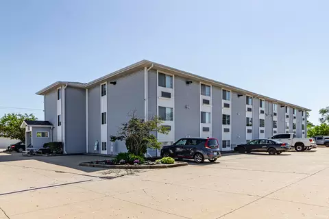 3170 W Monroe St #305, Waukegan, IL 60085