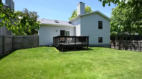 Exterior - 2106 Timberview Dr, Bloomington, IL 61701 photo 2 of 2