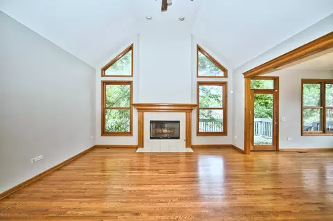 1124 S Washington St, Wheaton, IL 60189 photo 3