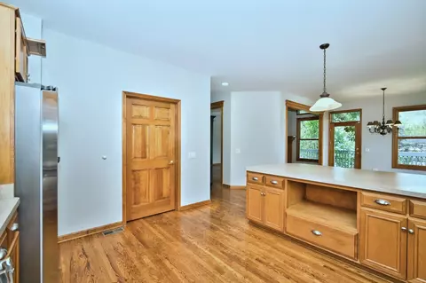 1124 S Washington St, Wheaton, IL 60189 photo 15