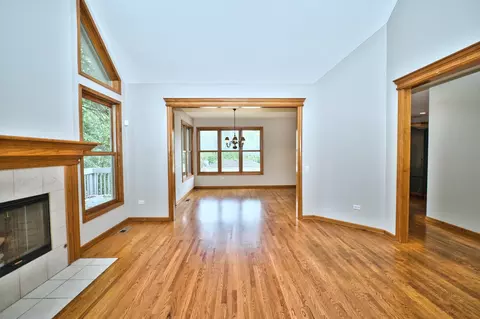 1124 S Washington St, Wheaton, IL 60189 photo 5