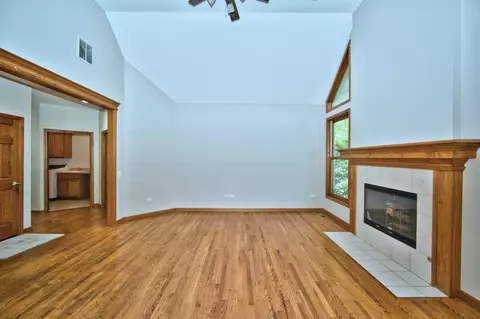 1124 S Washington St, Wheaton, IL 60189 photo 8
