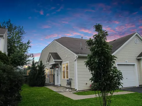 6 Ronan Ct, Lake In The Hills, IL 60156