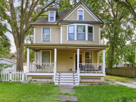403 W Green St, Champaign, IL 61820