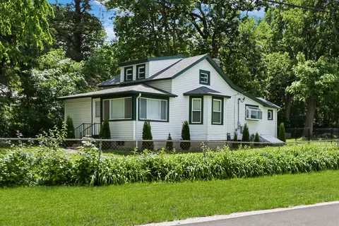 38427 N Lakeside Pl, Antioch, IL 60002