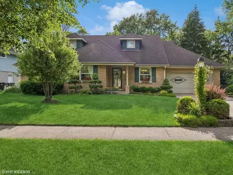 1338 Highpoint Ln, Northbrook, IL 60062