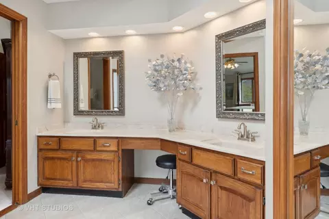 Bath - 2701 Modaff Rd, Naperville, IL 60565 photo 1 of 5