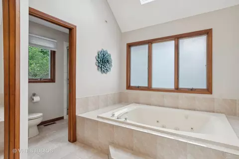 Bath - 2701 Modaff Rd, Naperville, IL 60565 photo 2 of 5