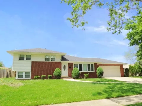 620 Norfolk Ave, Westchester, IL 60154