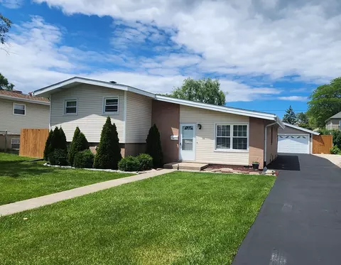 2632 Pauline Ave, Glenview, IL 60025