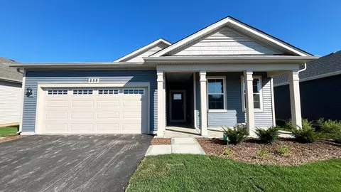888 Plateau Dr, Pingree Grove, IL 60140