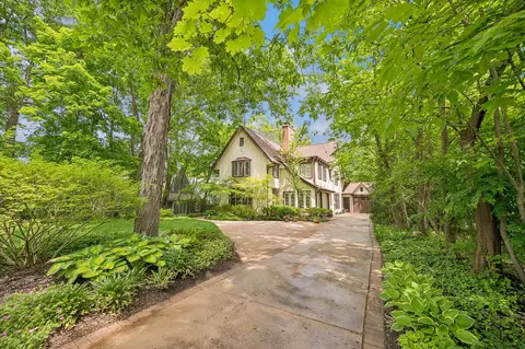 145 Euclid Ave, Glencoe, IL 60022