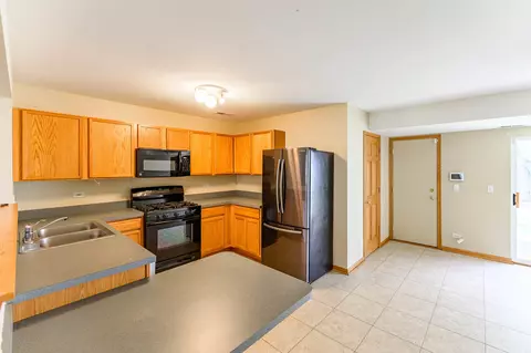 825 Symphony Dr, Aurora, IL 60504 photo 6