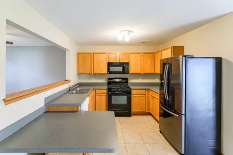 825 Symphony Dr, Aurora, IL 60504 photo 5