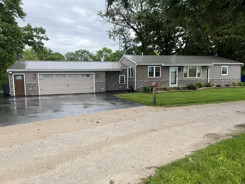 101 W Riverdale Dr, Clifton, IL 60927