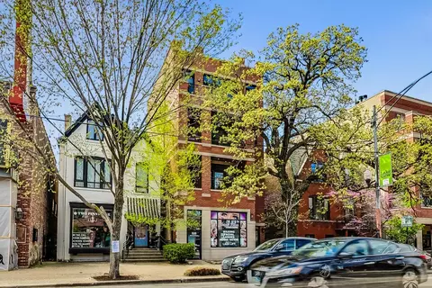 3740 N Southport Ave #2, Chicago, IL 60613