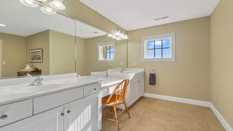 Bath - 8827 N Conger Rd, Leaf River, IL 61047 photo 7 of 8
