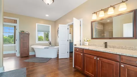 Bath - 8827 N Conger Rd, Leaf River, IL 61047 photo 2 of 8