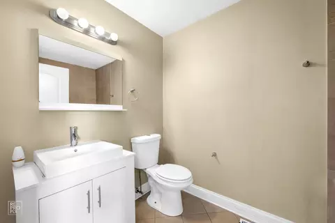 Bath - 48 Pheasant Rd, Matteson, IL 60443 photo 2 of 4