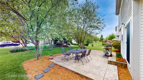 Exterior - 4611 Whitehall Ct, Algonquin, IL 60102 photo 4 of 8