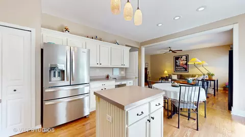 Kitchen - 4611 Whitehall Ct, Algonquin, IL 60102 photo 5 of 5