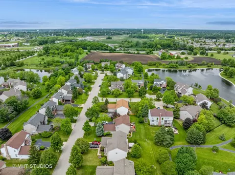 View/Area - 4611 Whitehall Ct, Algonquin, IL 60102 photo 9 of 10
