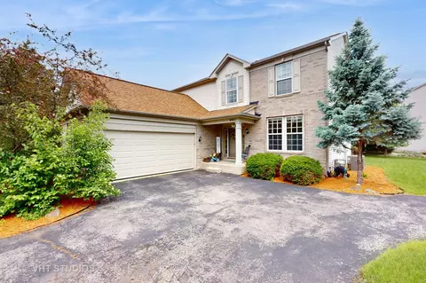 Exterior - 4611 Whitehall Ct, Algonquin, IL 60102 photo 2 of 8