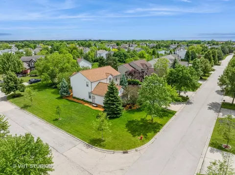 View/Area - 4611 Whitehall Ct, Algonquin, IL 60102 photo 2 of 10