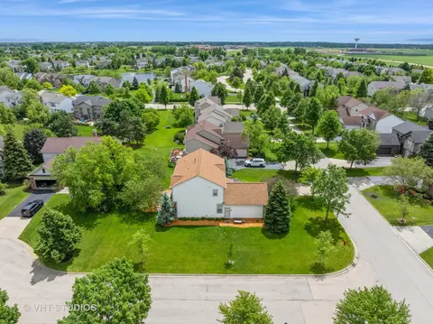View/Area - 4611 Whitehall Ct, Algonquin, IL 60102 photo 3 of 10