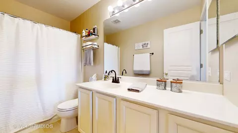 Bath - 4611 Whitehall Ct, Algonquin, IL 60102 photo 4 of 4
