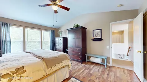 Bedroom - 4611 Whitehall Ct, Algonquin, IL 60102 photo 3 of 8
