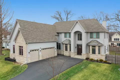 3607 Linneman St, Glenview, IL 60025